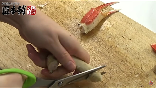 関節を切り離している所